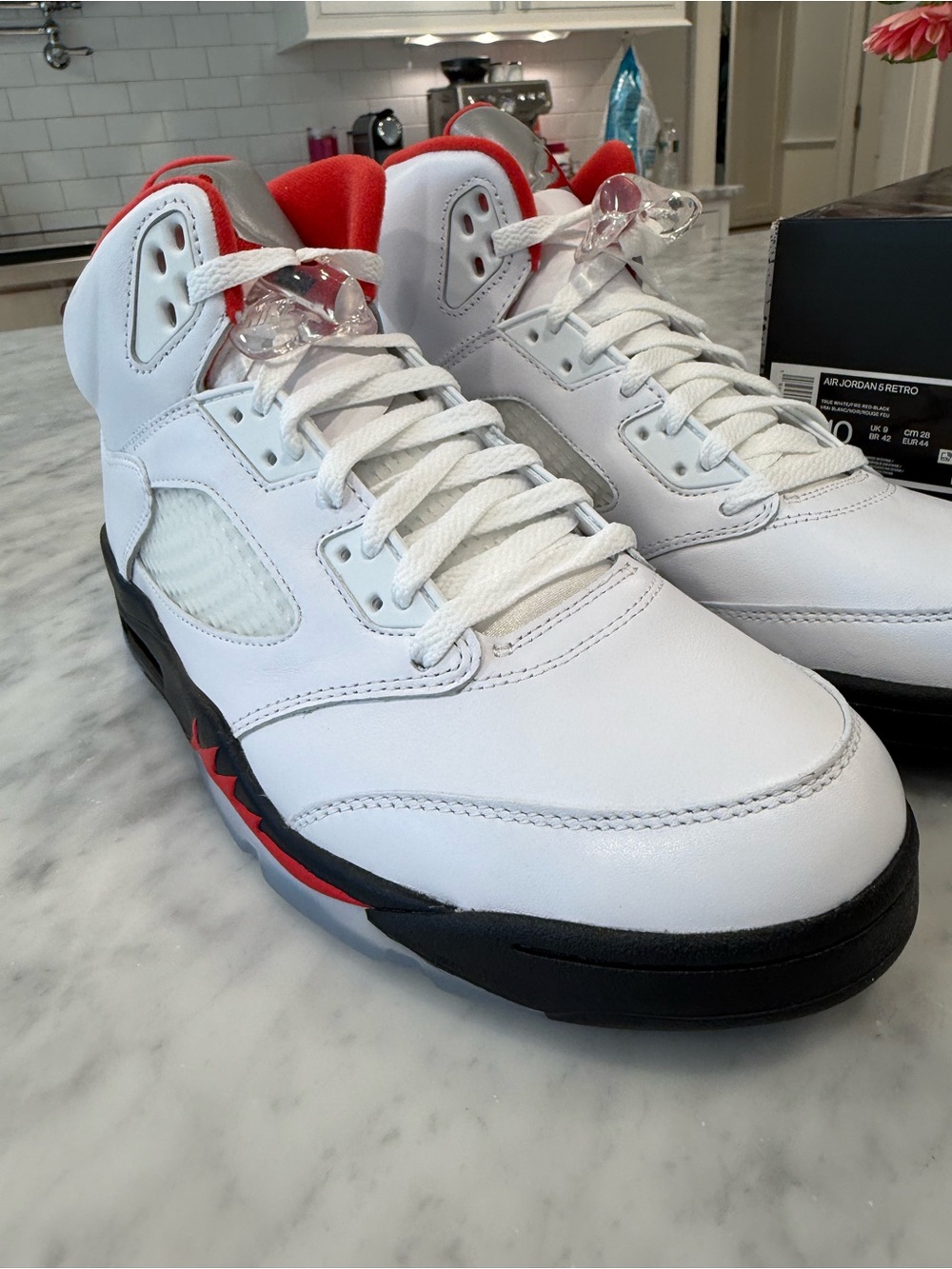 Jordan White Red Black Air Jordan 5 Retro Box